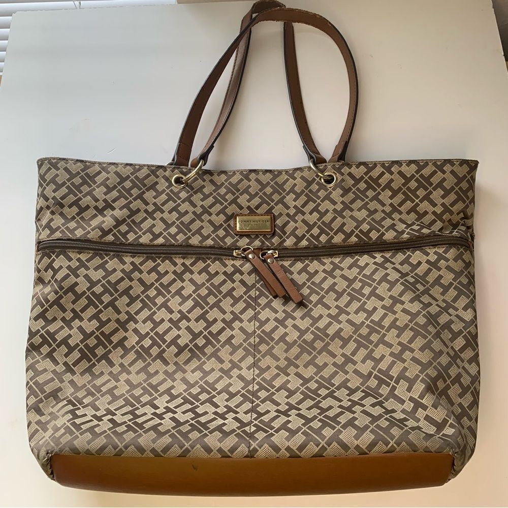 Tommy Hilfiger Women's Brown Logo Print Purse